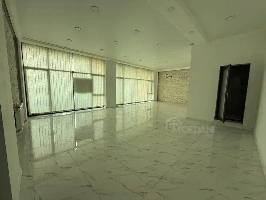 180m² 1/1 floor Batumi - photo 1