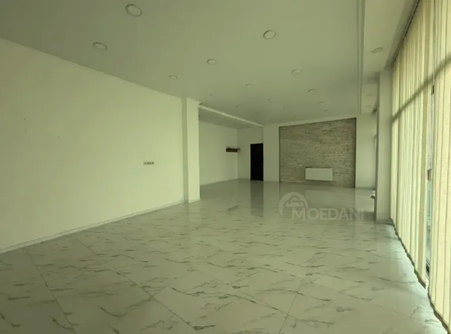180m² 1/1 floor Batumi - photo 4