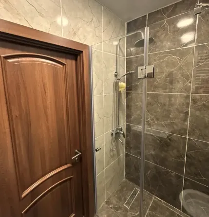 Იყიდება 2 ოთახიანი ბინას $70 000 ბათუმი 57.5მ² 12/13 სართ Batumi