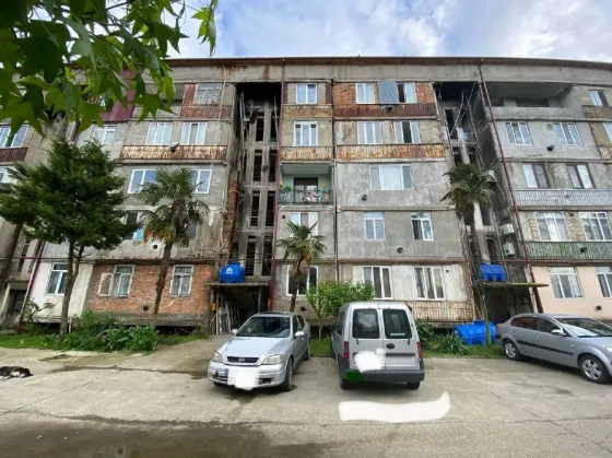 Продам 3-комн. квартиру $25 000 в Кобулети 52м² 5/5 эт. Kobuleti