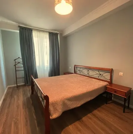 Იყიდება 2 ოთახიანი ბინას $92 600 თბილისში 63მ² 2/15 სართ Tbilisi