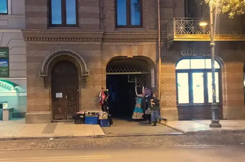 Специальное коммерческое помещение на продажу в Чугурети Тбилиси - изображение 1