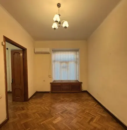 Ქირავდება საოფისე კომერციული ფართი ჩუღურეთში Tbilisi