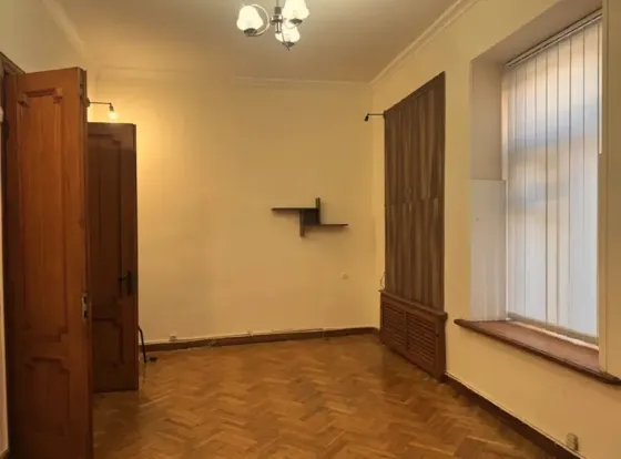 Ქირავდება საოფისე კომერციული ფართი ჩუღურეთში Tbilisi