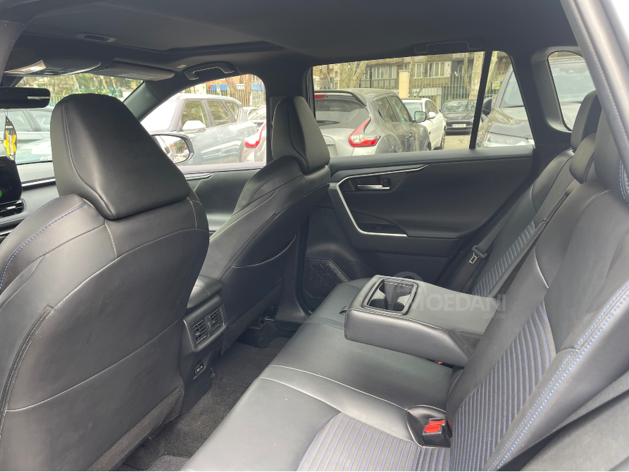 Toyota RAV4 2.5L 2023 Тбилиси - изображение 9