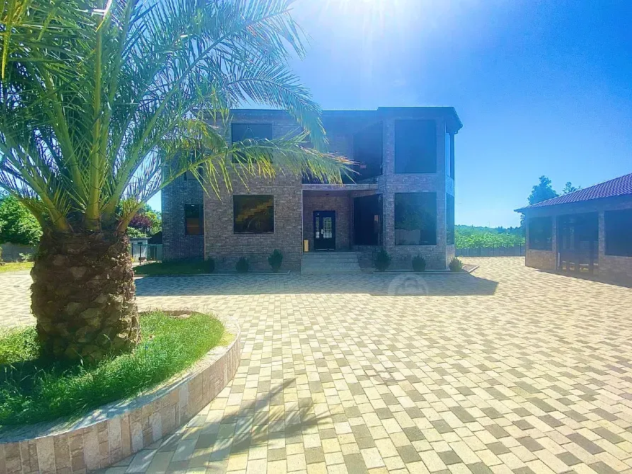 სახლი 2800м² ქობულეთი - photo 1