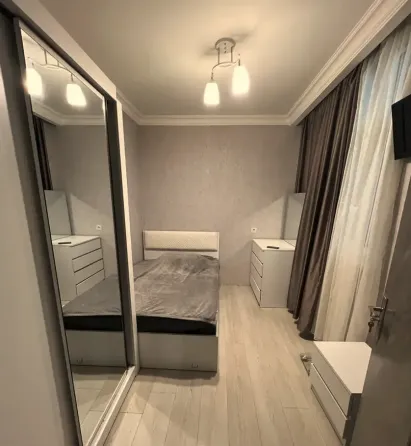 Იყიდება 3 ოთახიანი ბინას $77 000 თბილისში 60მ² 1/3 სართ Тбилиси