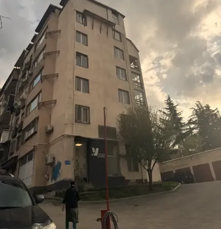 Იყიდება 2 ოთახიანი ბინას $72 500 თბილისში 44მ² 7/7 სართ Тбилиси