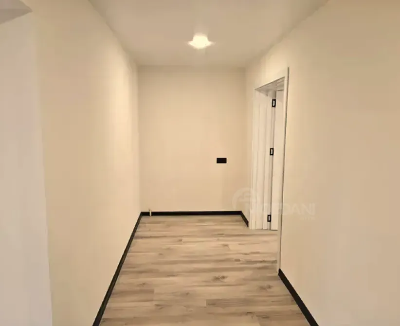 იყიდება 4 ოთახიანი ბინას 110მ² 1/4 სართ თბილისი - photo 1