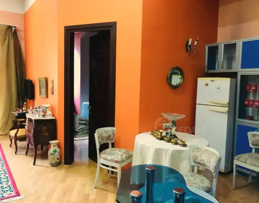 იყიდება 2 ოთახიანი ბინას 65მ² 2/6 სართ თბილისი - photo 2