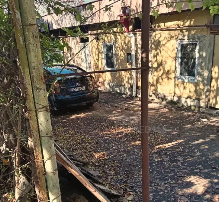 იყიდება 2 ოთახიანი ბინას 69მ² 1/1 სართ თბილისი - photo 2