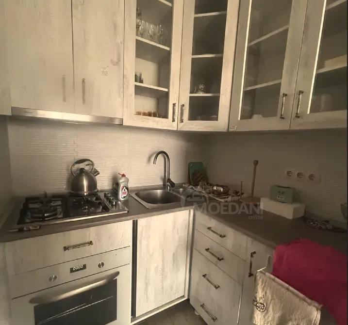 ქირავდება 2 ოთახიანი ბინა 50მ² 8/11 სართ თბილისი - photo 1