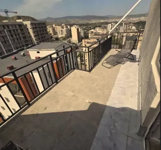 Იყიდება 3 ოთახიანი ბინას $117 000 თბილისში 77მ² 13/13 სართ Tbilisi