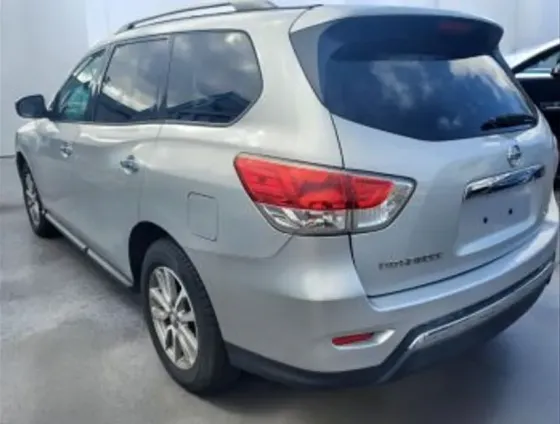 Nissan Pathfinder 2016 Tbilisi