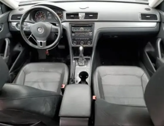 Volkswagen Passat 1.8 2015 თბილისი