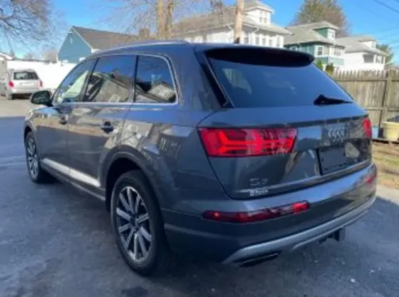 Audi Q7 2018 თბილისი