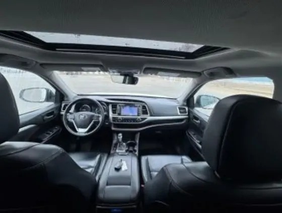 Toyota Highlander 2017 თბილისი