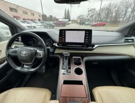 Toyota Sienna 2021 თბილისი
