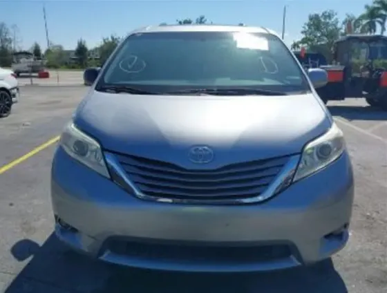 Toyota Sienna 2015 თბილისი