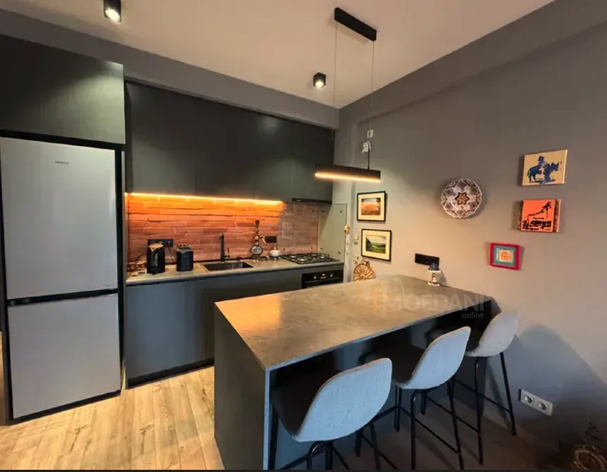 ქირავდება 2 ოთახიანი ბინა 60მ² 9/17 სართ თბილისი - photo 2