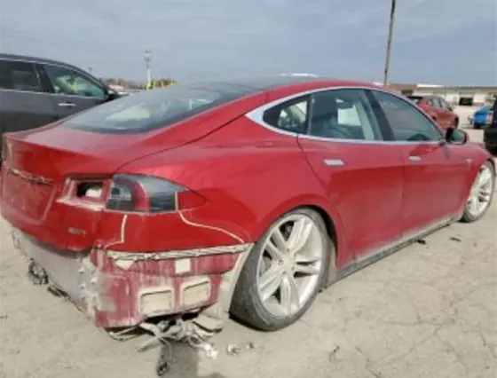 Tesla Model S 2015 Tbilisi