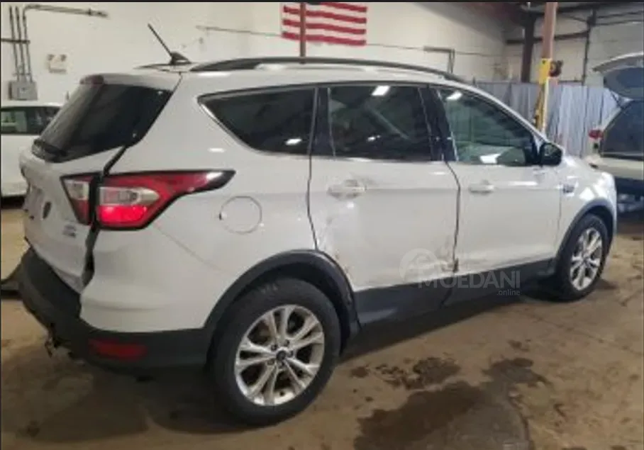 Ford Escape 1.5L 2018 Тбилиси - изображение 4
