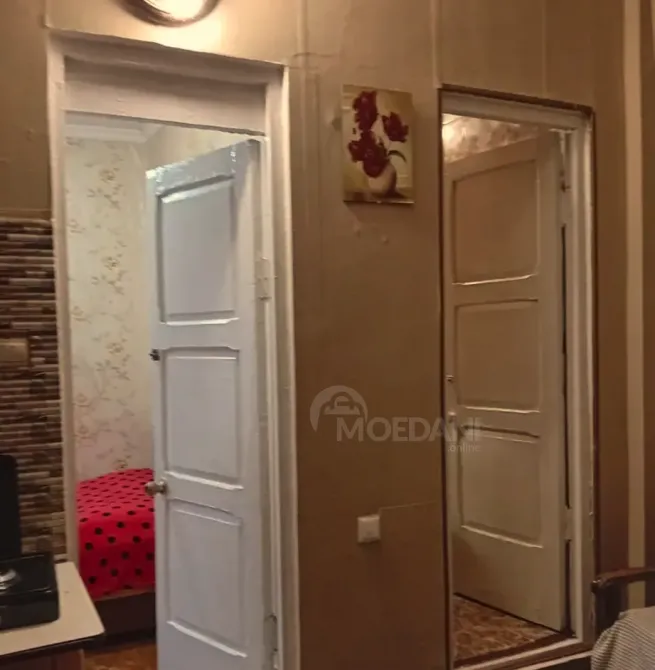 ქირავდება 2 ოთახიანი ბინა 30მ² 1/1 სართ თბილისი - photo 2