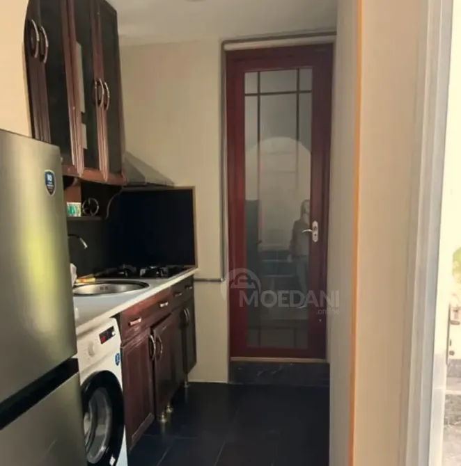 ქირავდება 2 ოთახიანი ბინა 45მ² 2/2 სართ თბილისი - photo 1