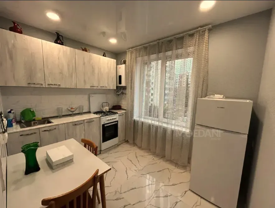 Сдам 2-комн. квартиру 45м² 4/15 эт. Тбилиси - изображение 1