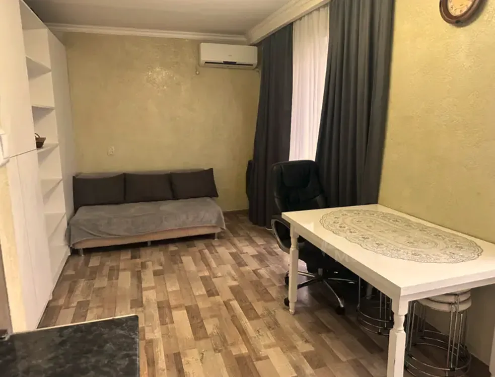 ქირავდება 2 ოთახიანი ბინა 26მ² 5/8 სართ თბილისი - photo 1