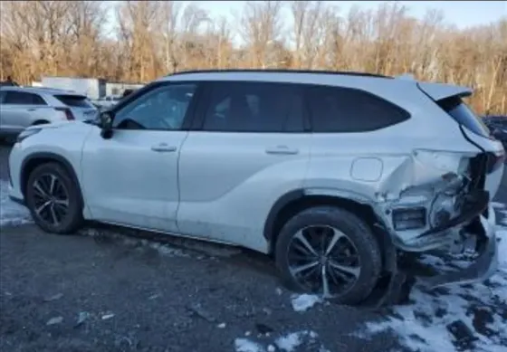 Toyota Highlander 2022 თბილისი