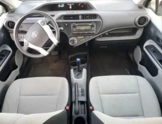 Toyota Prius C 2014 თბილისი