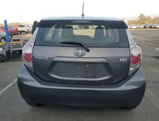 Toyota Prius C 2014 თბილისი