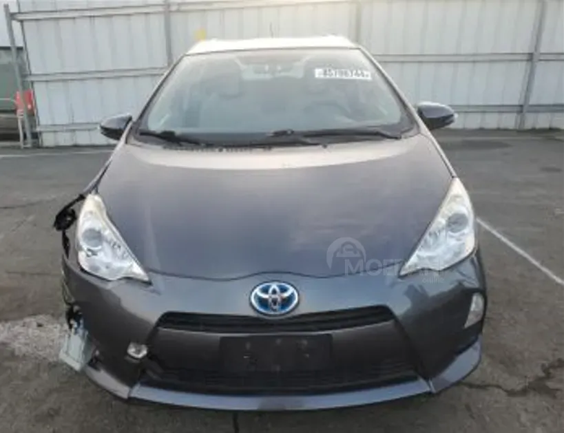 Toyota Prius C 1.5L 2014 Тбилиси - изображение 1