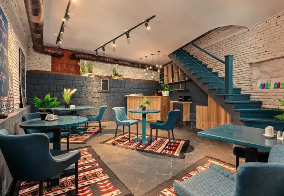 8-room hotel for sale in Sololaki Tbilisi - photo 1