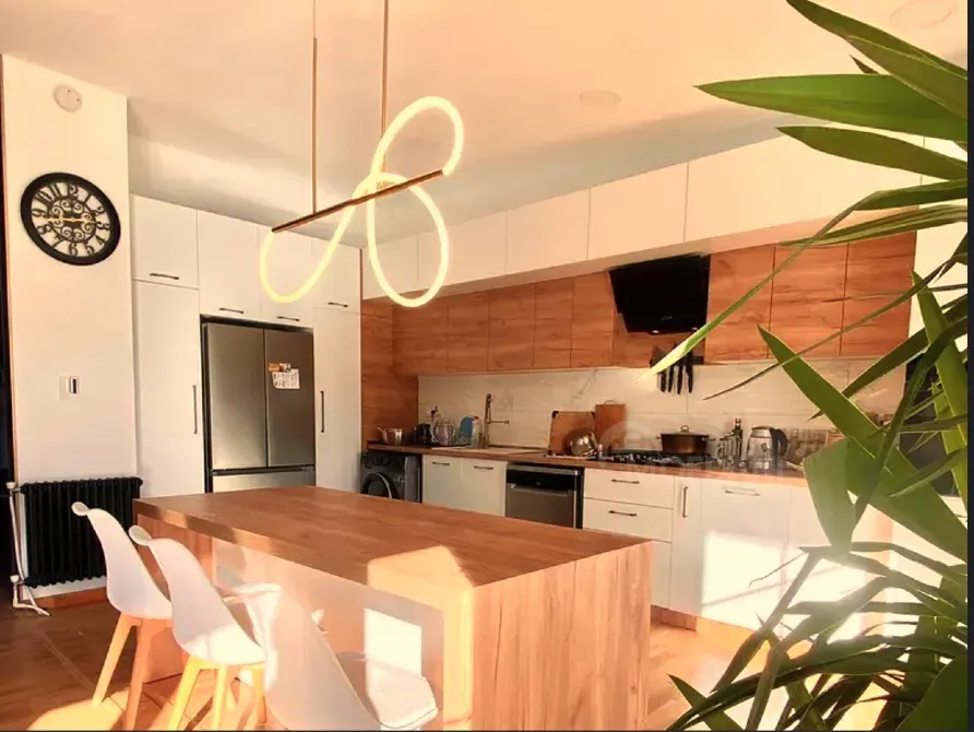 Apartments For Sale four-room 178м² 6/6 floor Tbilisi - photo 6