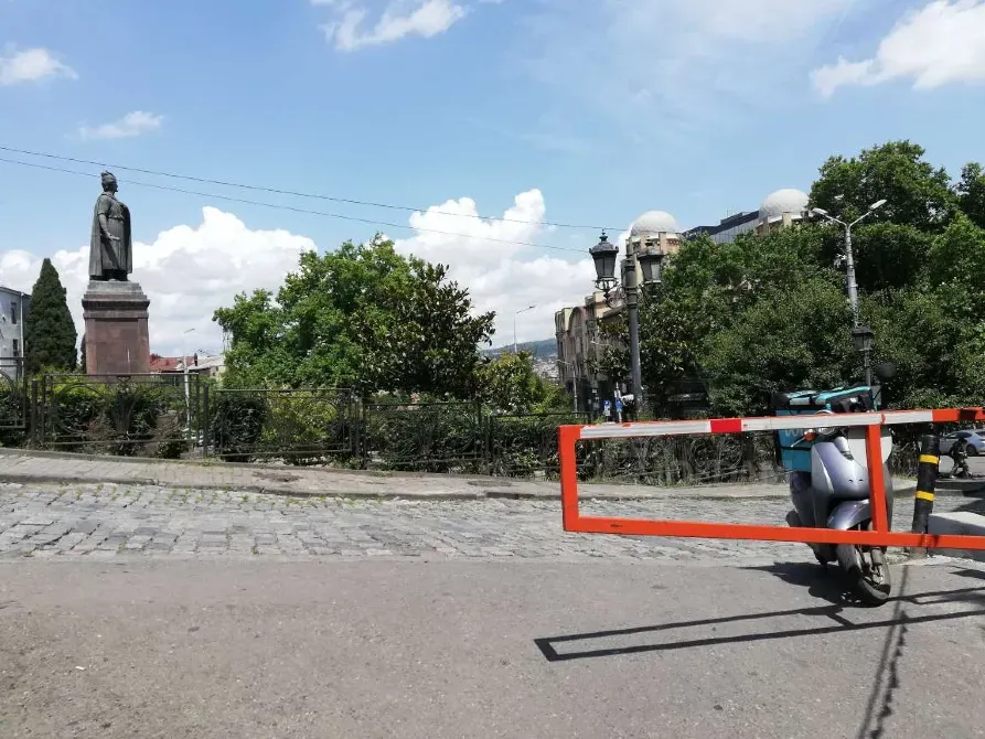 Apartments For Sale two-room 40м² 1/3 floor Tbilisi - photo 1