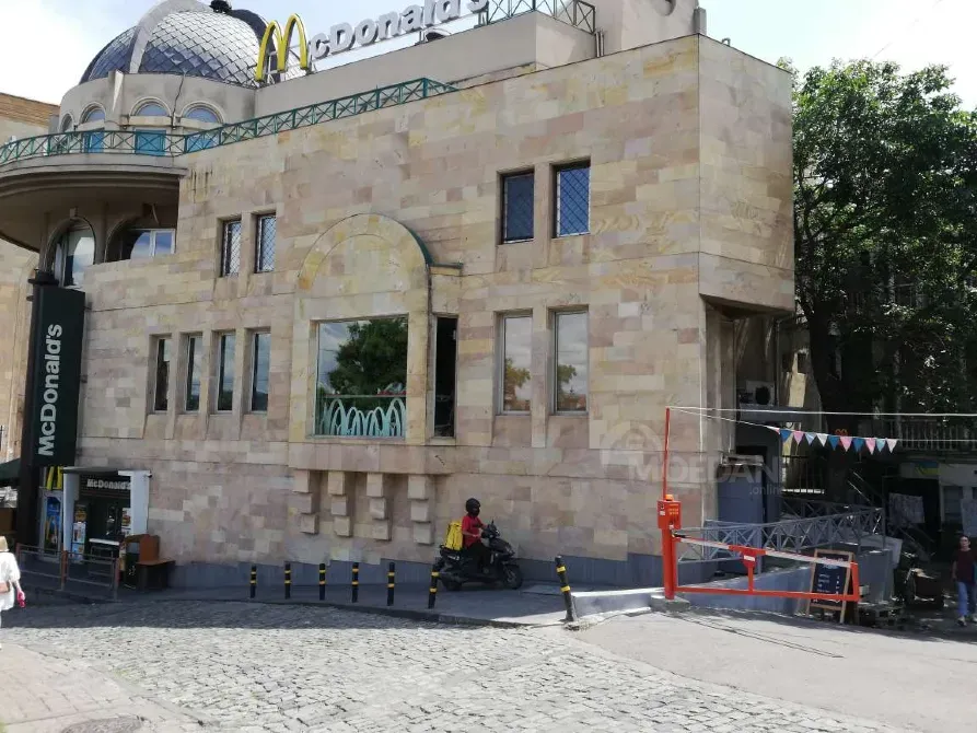 40 кв.м около метро Руставели , во дворе Макдональдса Тбилиси - изображение 8