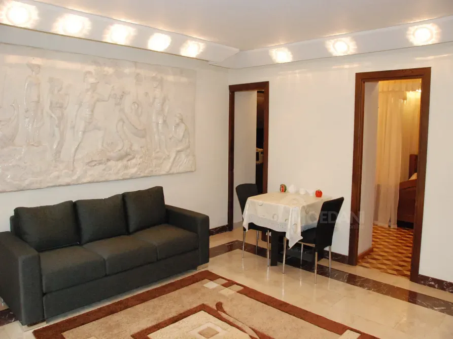 40 кв.м около метро Руставели , во дворе Макдональдса Тбилиси - изображение 4