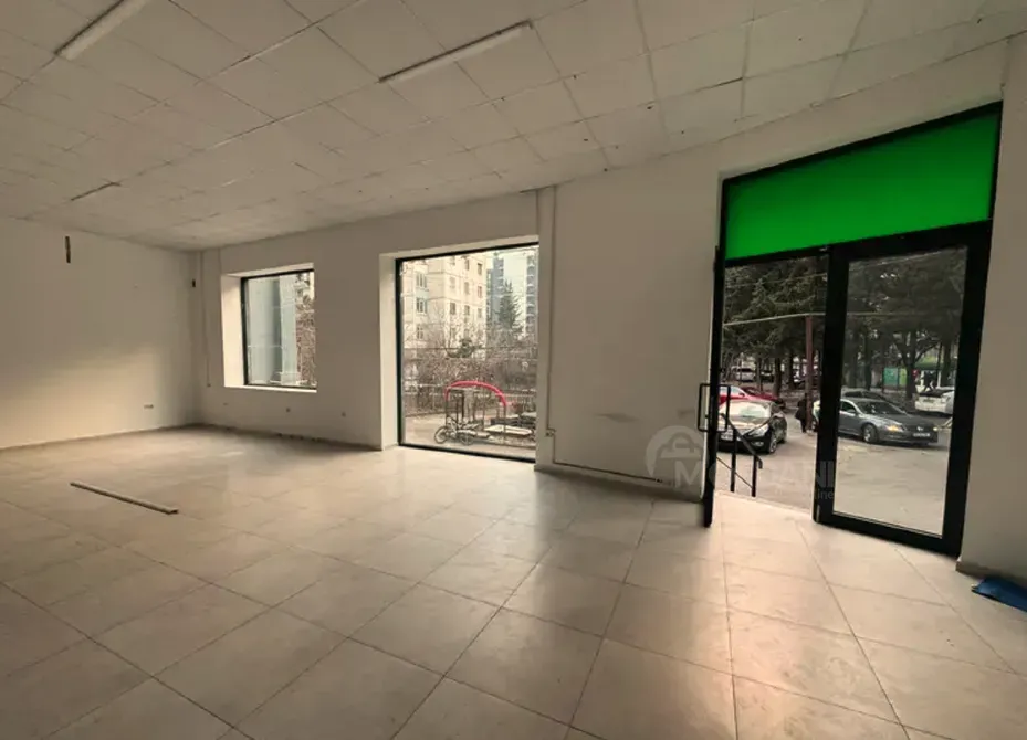 Იყიდება სავაჭრო კომერციული ფართი დიდ დიღომში თბილისი - photo 1