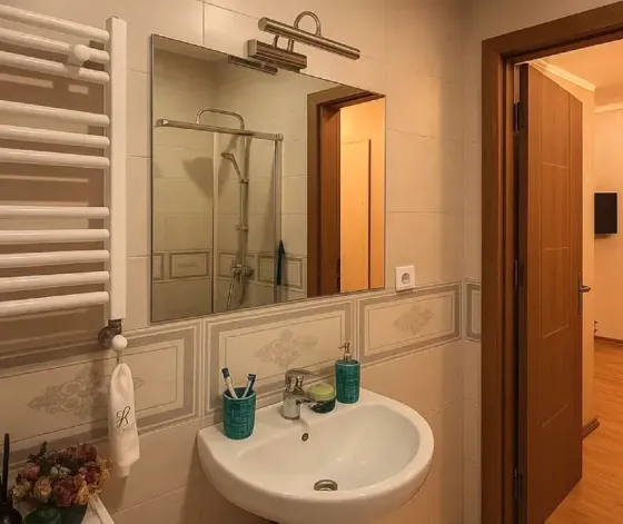 იყიდება 3 ოთახიანი ბინას 53მ² 3/11 სართ თბილისი