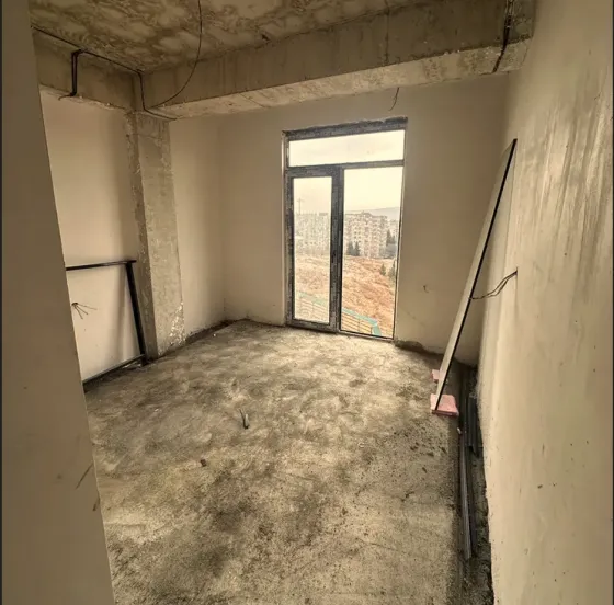 იყიდება 3 ოთახიანი ბინას 71მ² 5/9 სართ თბილისი