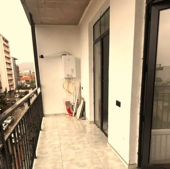 იყიდება 2 ოთახიანი ბინას 55მ² 4/8 სართ თბილისი