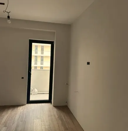 იყიდება 3 ოთახიანი ბინას 87.5მ² 2/10 სართ თბილისი