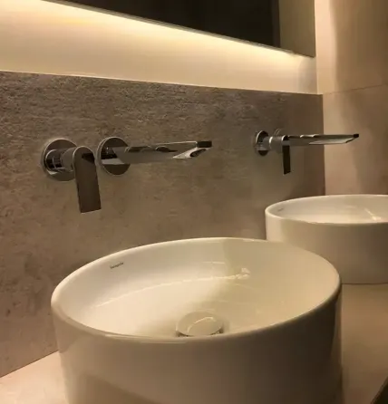 იყიდება 3 ოთახიანი ბინას 92მ² 14/17 სართ თბილისი