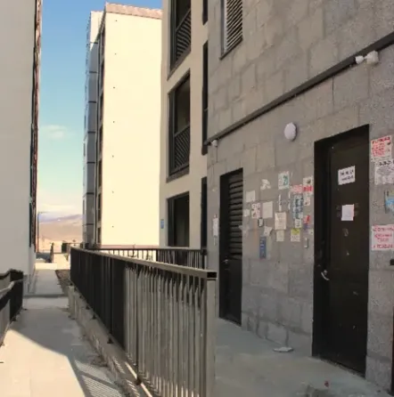 იყიდება 3 ოთახიანი ბინას 80მ² 1/7 სართ თბილისი