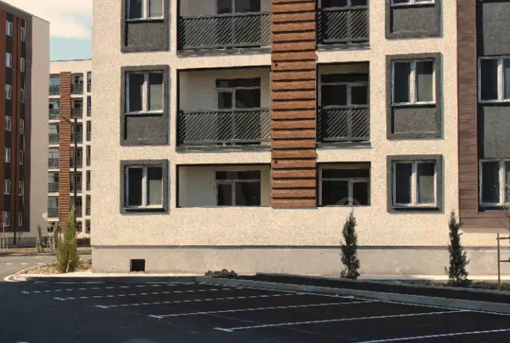 იყიდება 3 ოთახიანი ბინას 80მ² 1/7 სართ თბილისი - photo 1