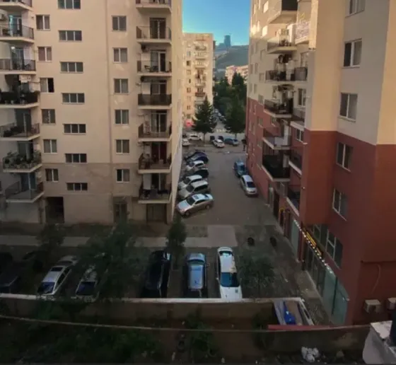 იყიდება 2 ოთახიანი ბინას 44მ² 5/12 სართ თბილისი