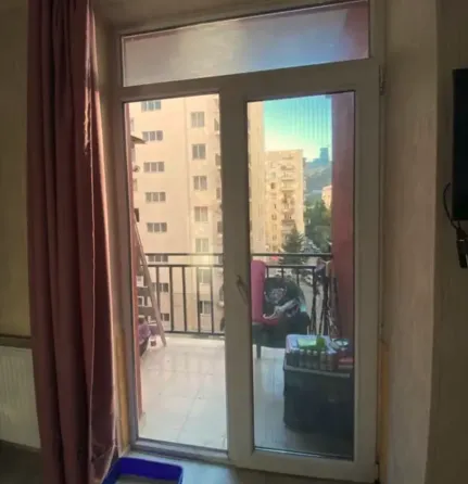 იყიდება 2 ოთახიანი ბინას 44მ² 5/12 სართ თბილისი