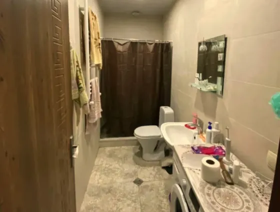 იყიდება 2 ოთახიანი ბინას 44მ² 5/12 სართ თბილისი